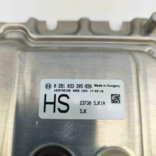 Nissan Navara D23 ECU OEM 0281033205 - Käytetty image 4