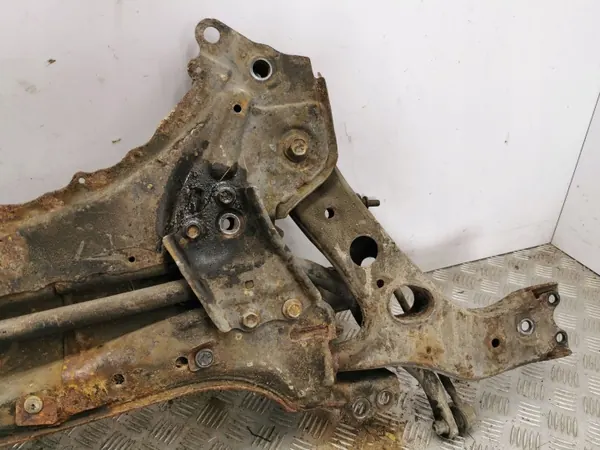 Vorderes Hilfsrahmen OEM AMD95514 für Toyota RAV4 image 3