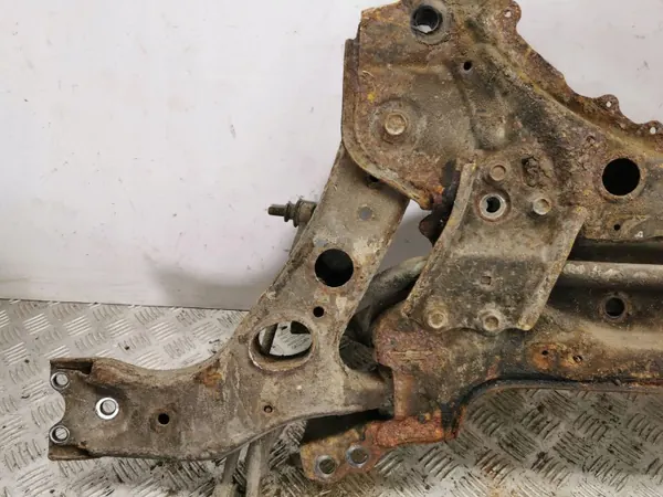 Vorderes Hilfsrahmen OEM AMD95514 für Toyota RAV4 image 4