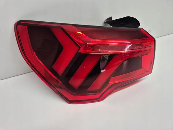 AUDI Q3 II Luz Trasera Izquierda LED Original 2018- image 2