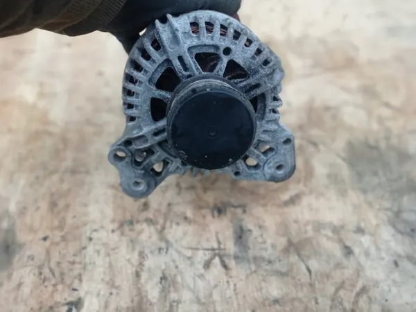Alternador VW Audi 1.2 TDI OEM 03P903023F image 2