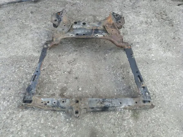 Toyota RAV4 Voorste hulpframe OEM AMD18092 image 3