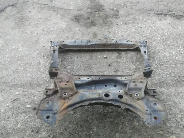 Toyota RAV4 Voorste hulpframe OEM AMD18092 image 4