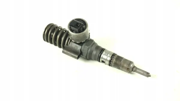 Pompe d'injection OEM 03G130073B pour VW Golf V 2.0 TDI image 2