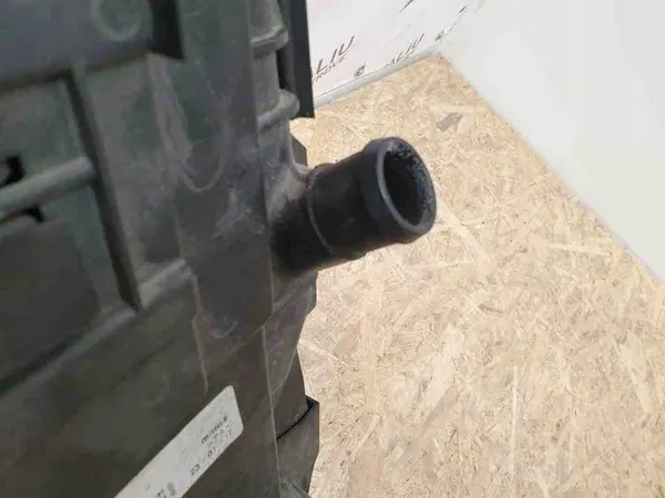 Radiador BMW 2 ACTIVE TOURER 2017 OEM 9271206 image 3