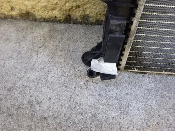 Radiador de agua VOLVO V60 2012 image 4