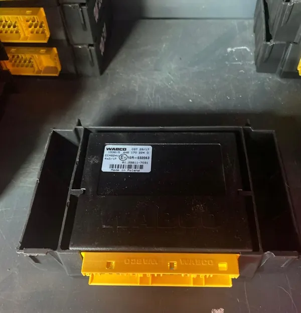 Contrôleur WABCO EBS pour véhicules MAN image 5