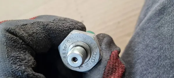 OEM 079919081D Oljetrycksgivare för Audi S6/S7 4.0 TFSI image 7