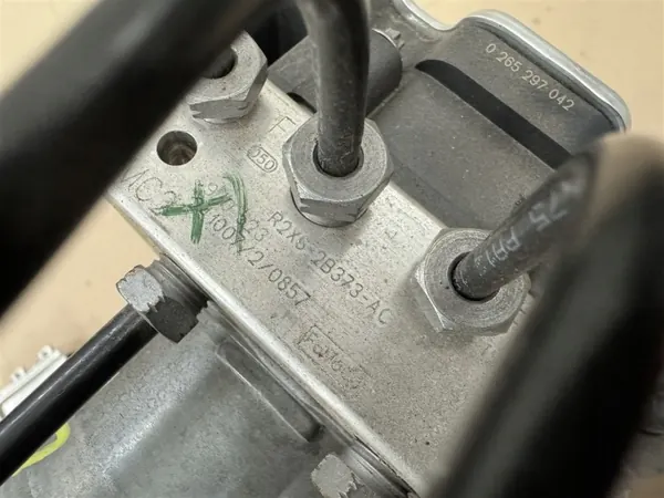Bomba ABS R2X6-2B373-AC para Ford Courier MK3 image 8