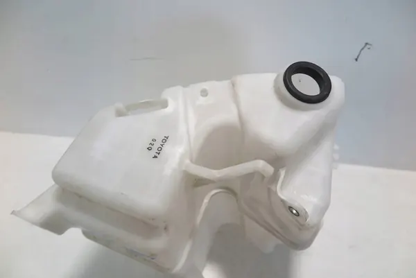 Réservoir de liquide de lavage Toyota Camry VIII image 2