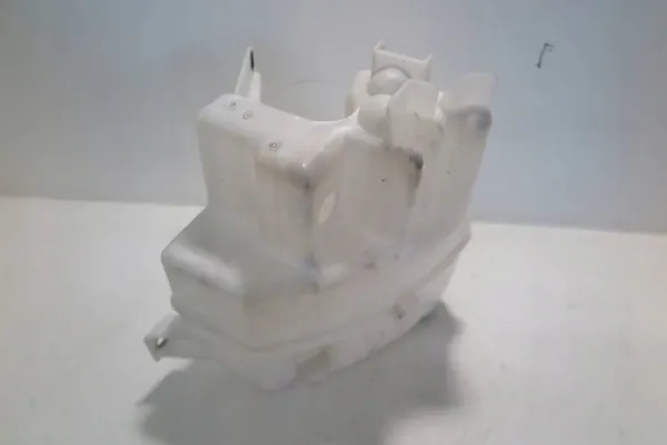 Réservoir de liquide de lavage Toyota Camry VIII image 5