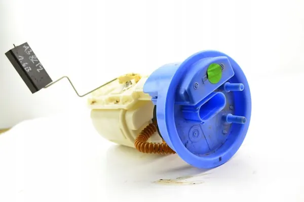 AUDI A3 8L LIFT FL 1.6 Brandstofpomp Drijver 8L0919051P image 3