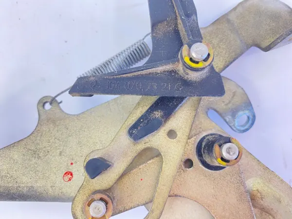Mécanisme de câble d'accélérateur OEM 1040702321 Mercedes W124 image 8