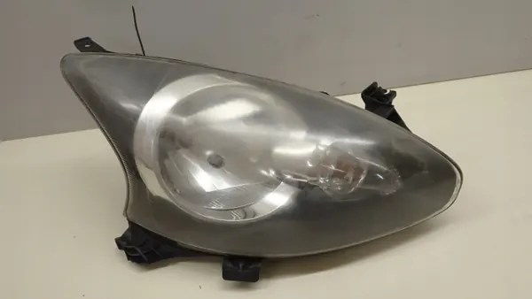Toyota Aygo I 05-12 oikea etuvalo OEM 811100H010 image 2