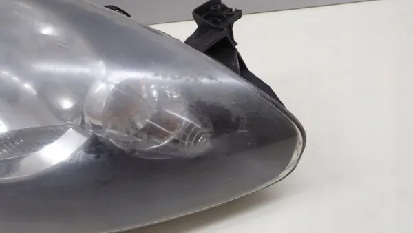 Toyota Aygo I 05-12 oikea etuvalo OEM 811100H010 image 3
