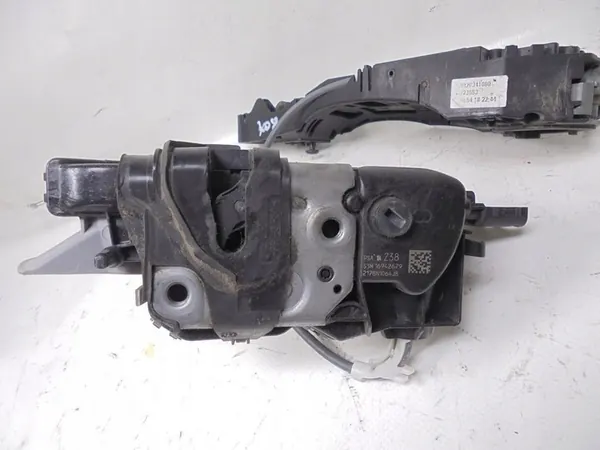 Verrou de porte avant gauche Peugeot 3008 II 19r image 3