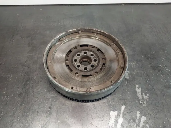 Volante bimassa BMW 3 E46 320d 136CV image 3