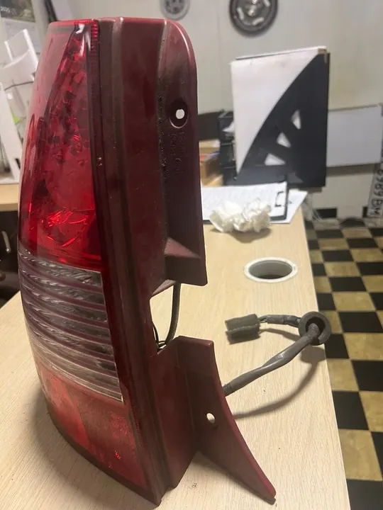 Luz trasera izquierda Kia Picanto 9240107000 image 2