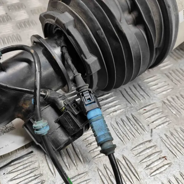 Amortiguador neumático trasero derecho OEM 6869047 BMW X5 image 5