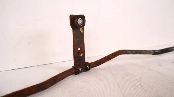 Linke Hydraulikleitung Aufhängung OEM 1184586983 image 3