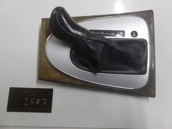 Pomo de mudanças Mercedes-Benz OE 2112671210 - Usado image 2
