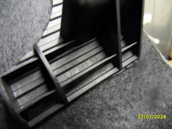 VW Golf V Plus Heckkofferraumablage OEM PÓŁKA TYLNA image 9
