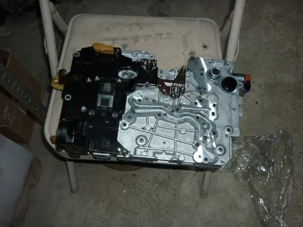 Unidade de mecatrônica ZF 8HP OEM 52854971AA - Usado image 3