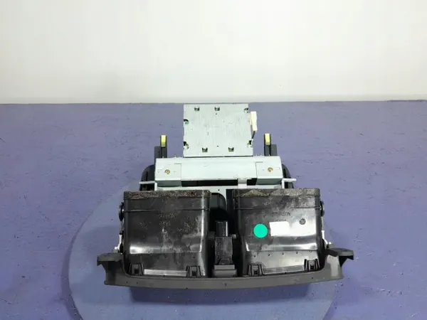 Toyota Avensis II T25 Radio GPS Display OEM 86110-05020 image 7