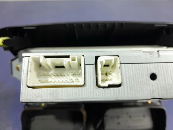 Toyota Avensis II T25 Radio GPS Display OEM 86110-05020 image 8