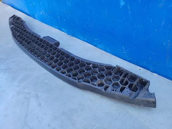 HYUNDAI I20 2008-2012 Etupuskuri OEM 86571-1J000 image 3