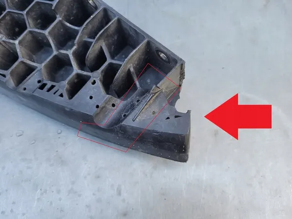 HYUNDAI I20 2008-2012 Etupuskuri OEM 86571-1J000 image 4