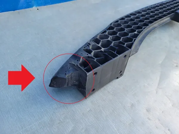 HYUNDAI I20 2008-2012 Etupuskuri OEM 86571-1J000 image 6