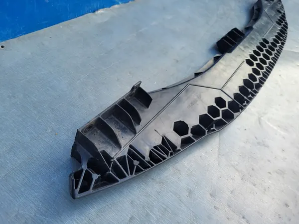 HYUNDAI I20 2008-2012 Etupuskuri OEM 86571-1J000 image 8