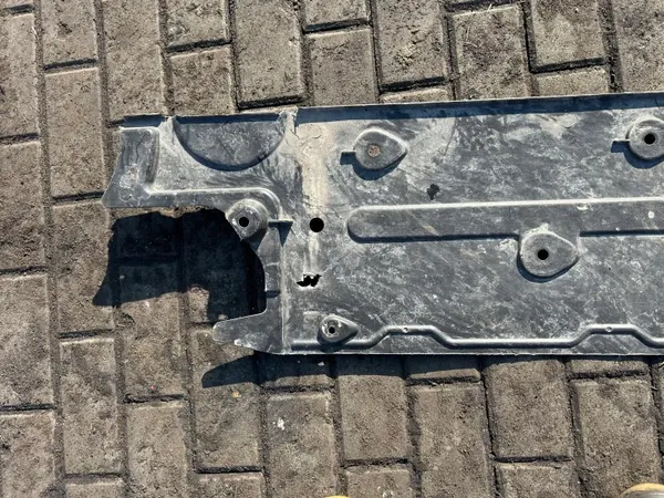 OEM A2316190238 Bouclier Dessous Droit Mercedes SL W231 image 3