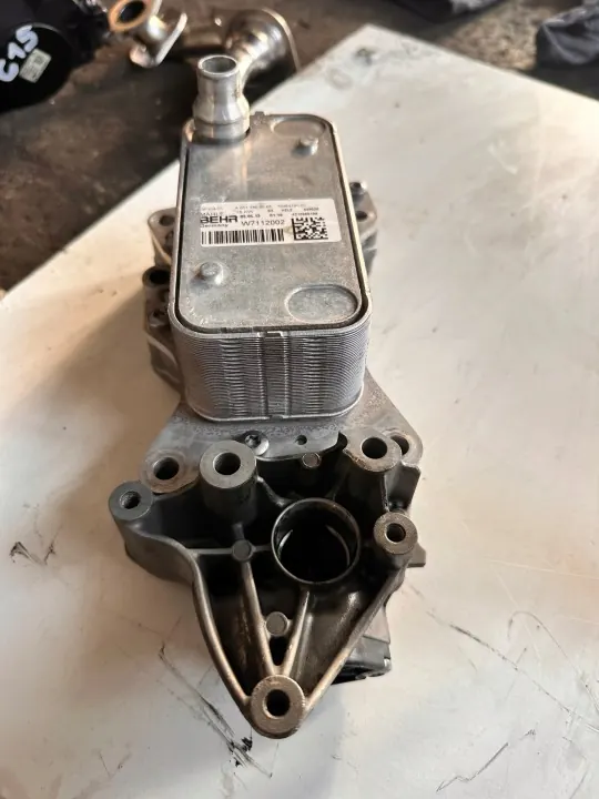 Arrefecedor de óleo Mercedes-Benz OE A6511800565 - Usado image 5