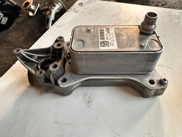 Arrefecedor de óleo Mercedes-Benz OE A6511800565 - Usado image 6