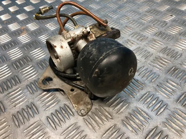 Mercedes W124 ASD Ventil - Gebraucht OEM W124 ASD image 3