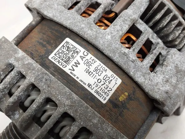 Porsche Cayenne 2019 Alternator image 3