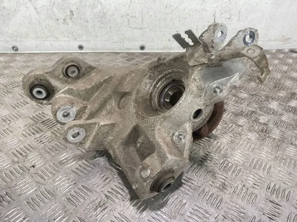 Jaguar F-Pace taka pyörän navan OEM FBZ19215 image 7