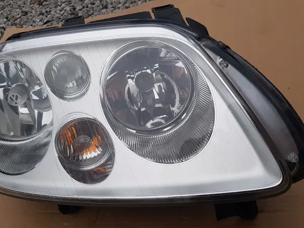 Oikea etuvalaisin / VW Touran I - Caddy III image 4