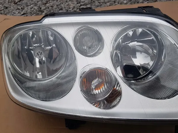 Oikea etuvalaisin / VW Touran I - Caddy III image 5