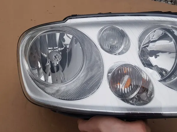 Oikea etuvalaisin / VW Touran I - Caddy III image 8