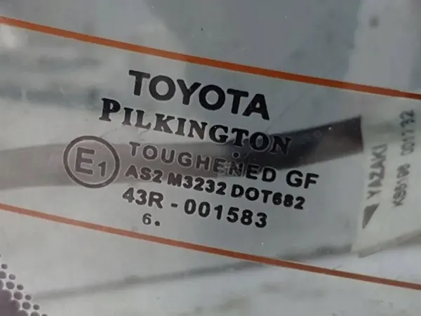 Luna trasera OEM AS2M3232DOT682 para Toyota Avensis Estate image 3