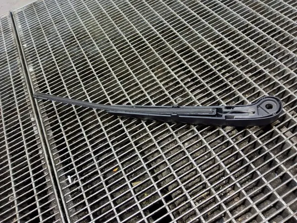 KIA Xceed Heckwischerarm OEM SKE58084 - Gebraucht image 4