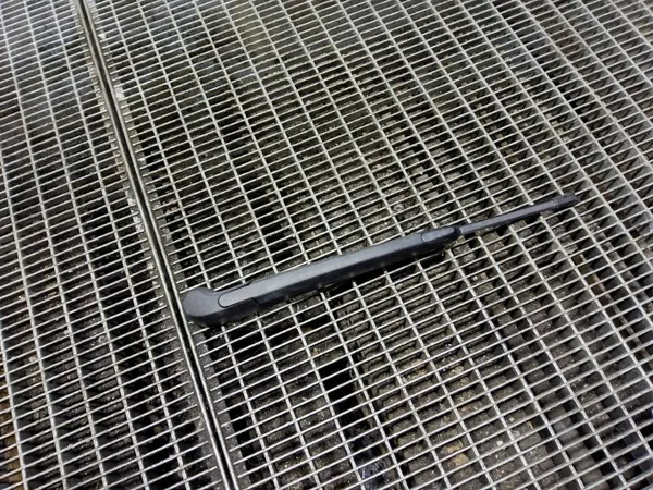 KIA Xceed Heckwischerarm OEM SKE58084 - Gebraucht image 5