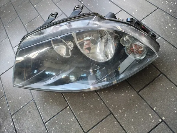 Faros delanteros izquierdo derecho Seat Ibiza III image 2