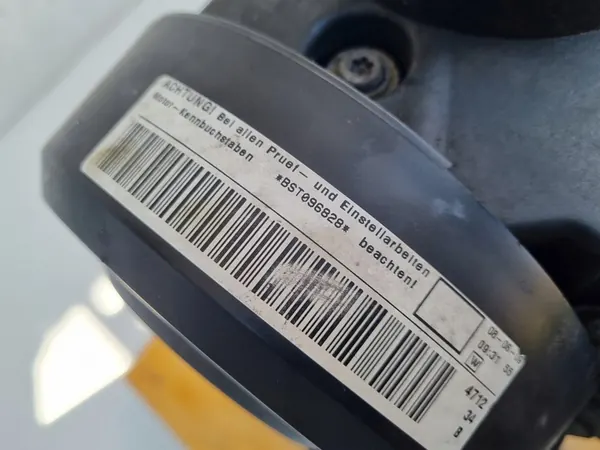 VW Caddy III 2.0 SDI Moottori BST Ilman Lisävarusteita image 2