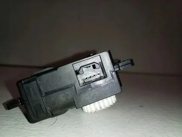 Toyota lämmitysventtiili OEM AE0638002242 image 4