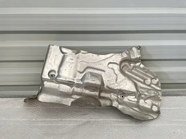 BMW X1 F48 Lenkgetriebeabdeckung OEM 6882183 image 2