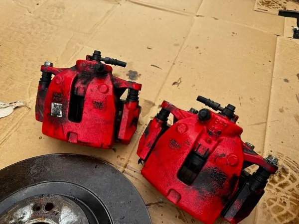 Satz Bremscheiben & Bremssättel Vorne OEM GGB4040 image 3